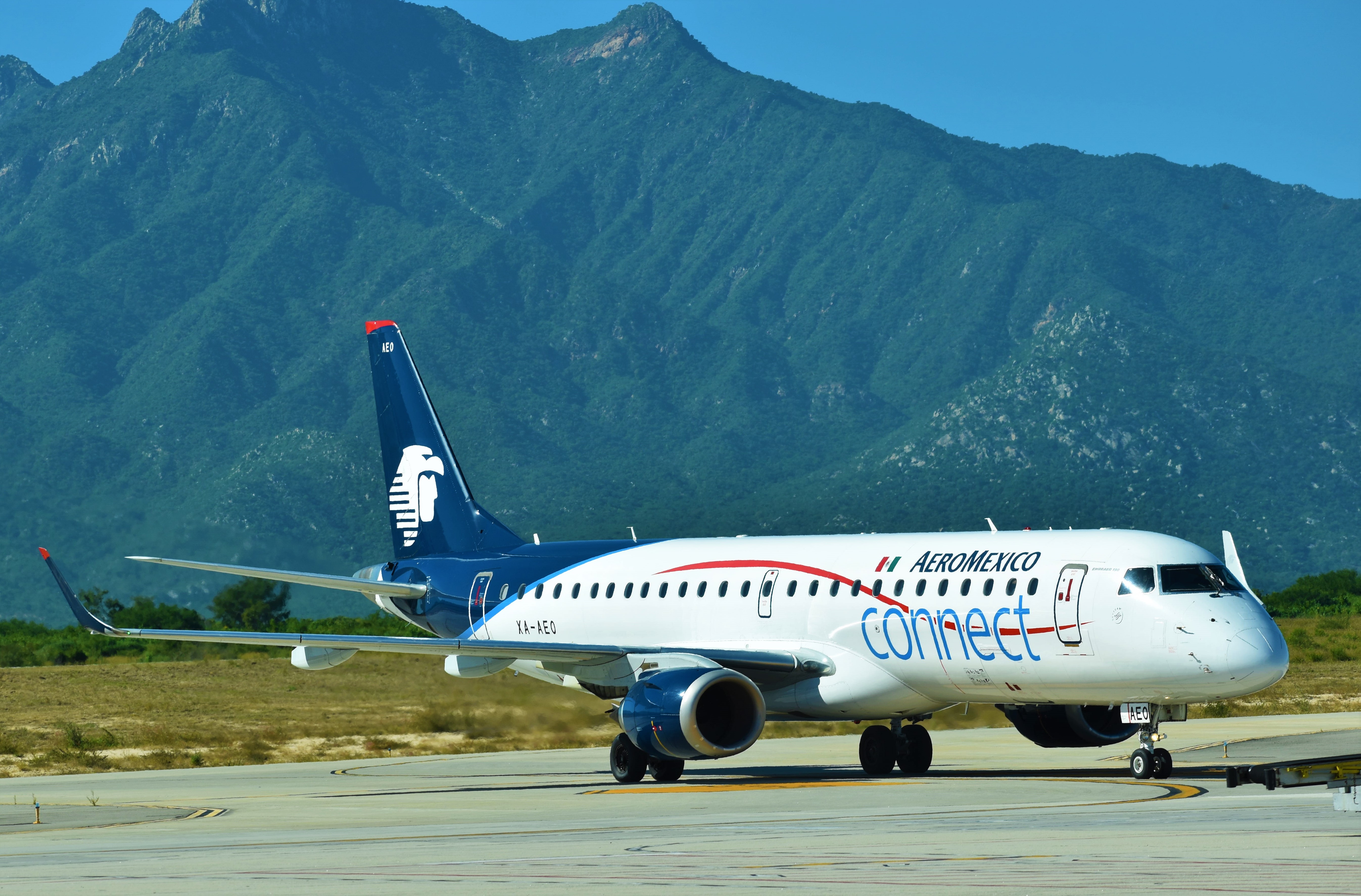 Full size: Aeromexico Connect  Embraer E190 XA-AEO at San Jose del Cabo Los Cabos International Airport